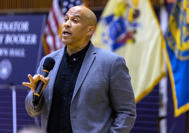 Cory Booker, senátor