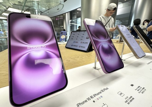 Odbyt smartphonů v Číně ve čtvrtletí rostl, Apple ale utrpěl výrazný pokles