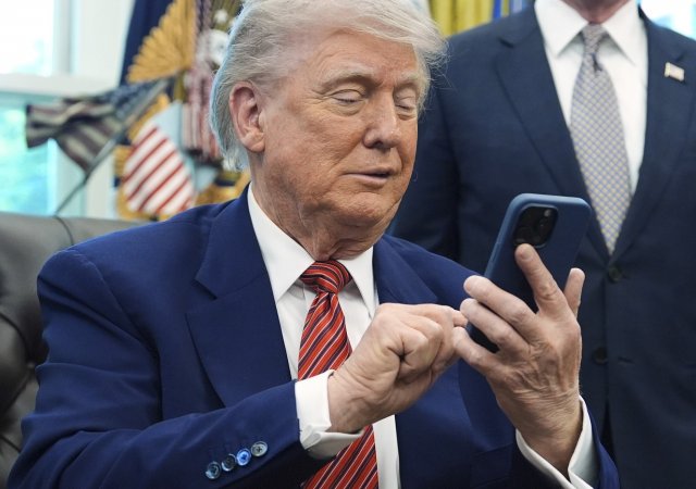 Trump bude prodávat mobily