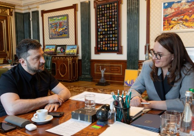 Ukrajinský prezident Volodymyr Zelenskij a nová premiérka Julija Svyrydenková