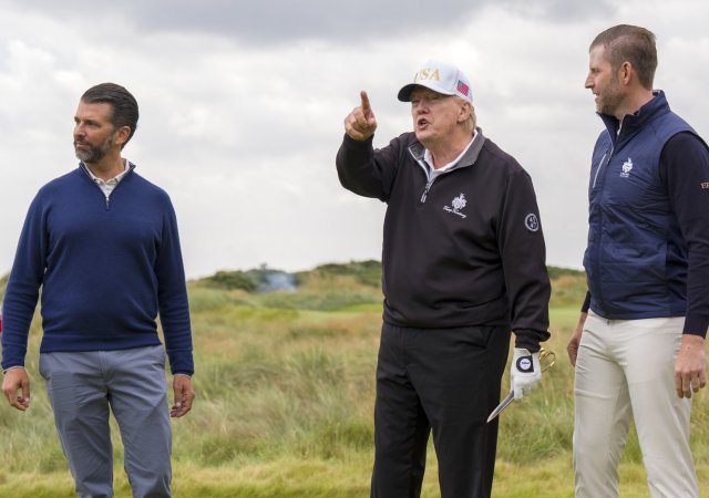 Eric Trump, Donald Trump a Donald Trump jr.