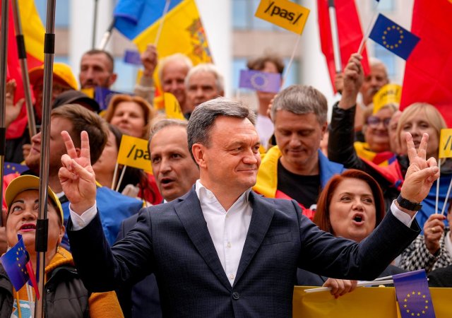 V moldavských parlamentních volbách zatím vede proevropská strana PAS