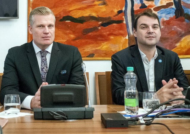 Čestný prezident strany Motoristé sobě Filip Turek a předseda Motoristů sobě Petr Macinka