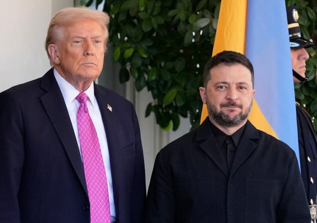 Americký prezident Donald Trump a ukrajinský prezident Volodymyr Zelenskyj