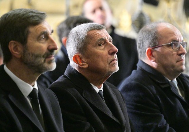 Zleva ministr zahraničí Slovenska Juraj Blanár, předseda ANO Andrej Babiš a ministr zemědělství v demisi Marek Výborný (KDU-ČSL)