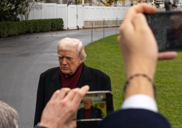 Trump po tlaku couvá s mírovým plánem pro Ukrajinu. Není to konečná verze, připustil