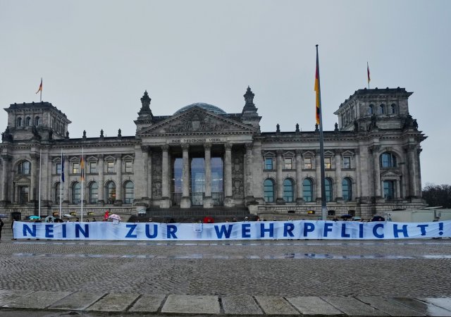 Němečtí poslanci schválili novou podobu vojenské služby, má i prvek povinnosti