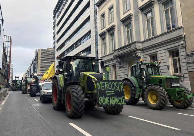 V Bruselu protestují tisíce zemědělců proti zemědělské politice EU