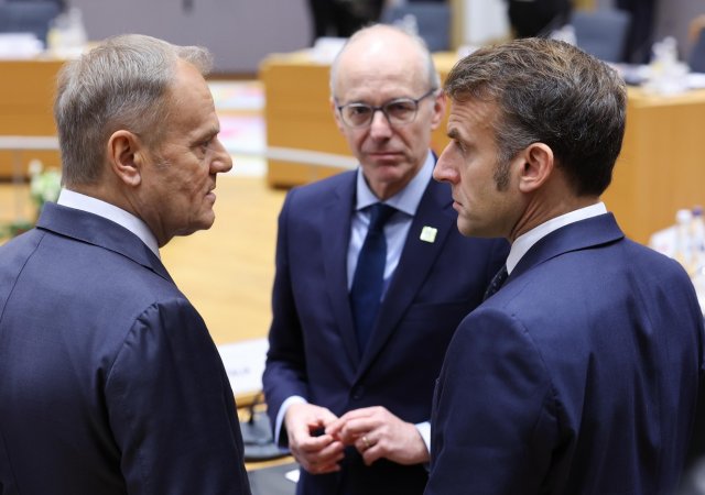 Donald Tusk a Emmanuel Macron