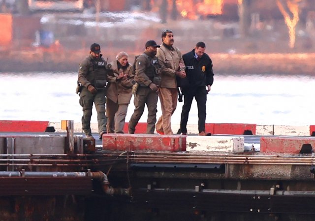 Nicolás Maduro s manželkou v zajetí