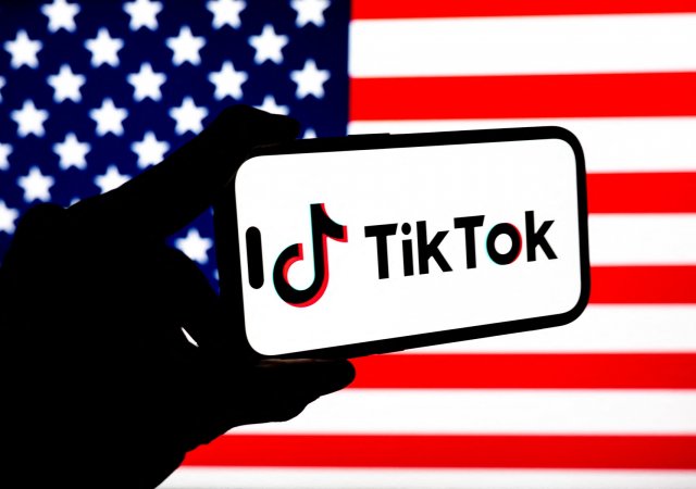 TikTok přistoupil na dohodu, která ho bude stát nejméně 100 milionů dolarů, tedy zhruba 2,1 miliardy korun