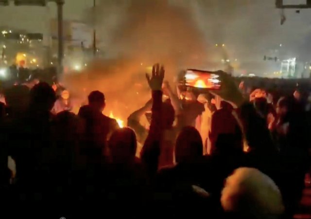 Íránské protesty si vyžádaly nejméně 16 500 mrtvých, uvádí lékaři