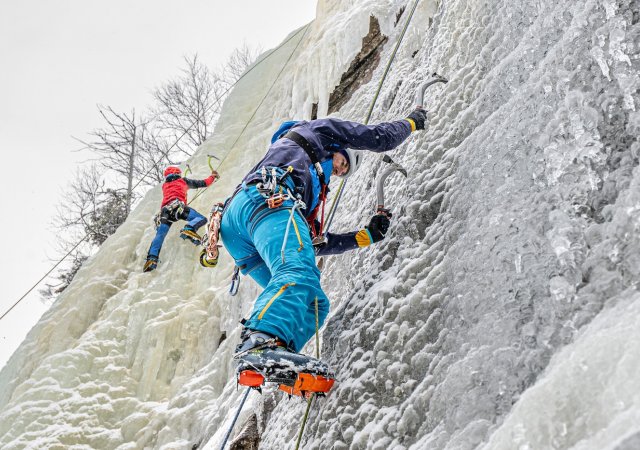 Lezení na ledopádu v Labském dole v Krkonoších
