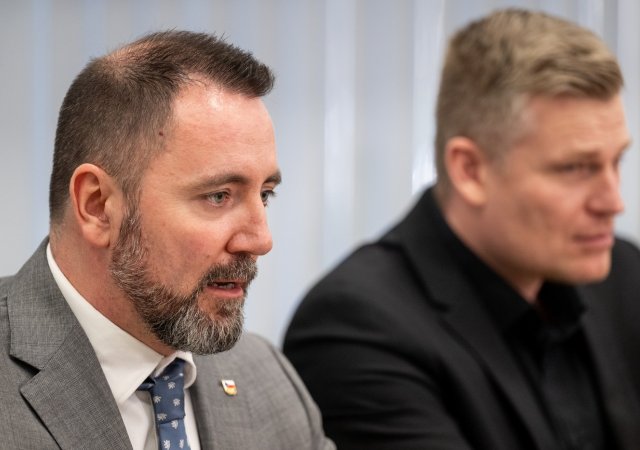 Ministr životního prostředí Igor Červený (vlevo) a vládní zmocněnec pro klimatickou politiku a Green Deal Filip Turek