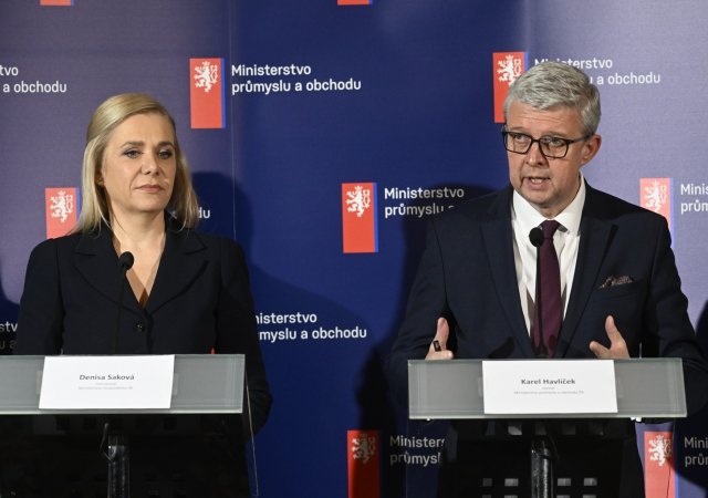 Havlíček: ČR je připravena k investicím, které zajistí dodávky ropy na Slovensko