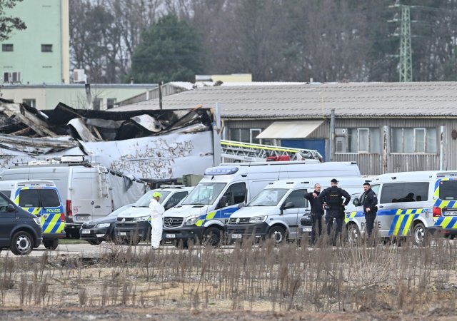 Požár haly v Pardubicích může být teroristický čin