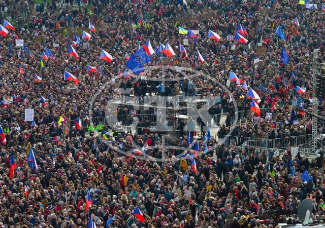 Protivládní demonstrace pořádaná Milionem chvilek na pražské Letné 21. března 2026