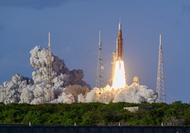 Po více než půl století se lidstvo znovu vydalo k Měsíci