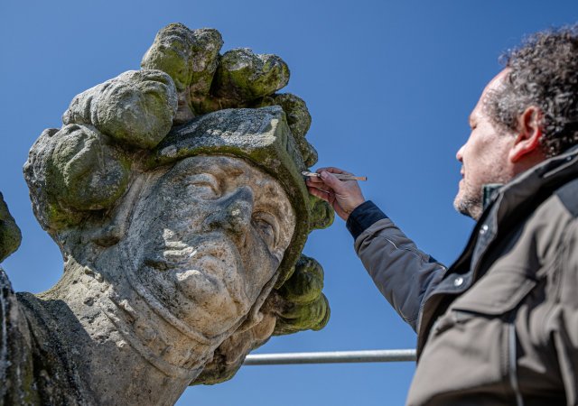 Na Kuksu začalo restaurování barokní sochy Velkého křesťanského bojovníka