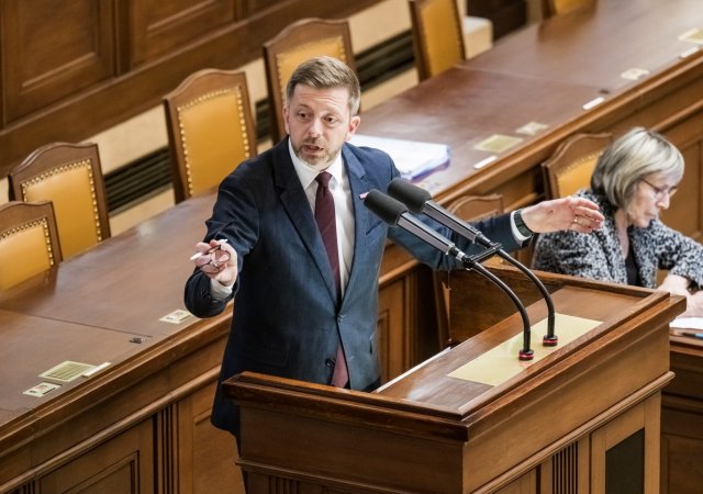 Střet o média: Rakušan vyzval Babiše, ať přizve opozici