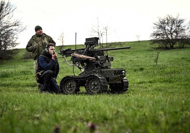 Ukrajinská armáda nasazuje na frontě stále častěji pozemní roboty