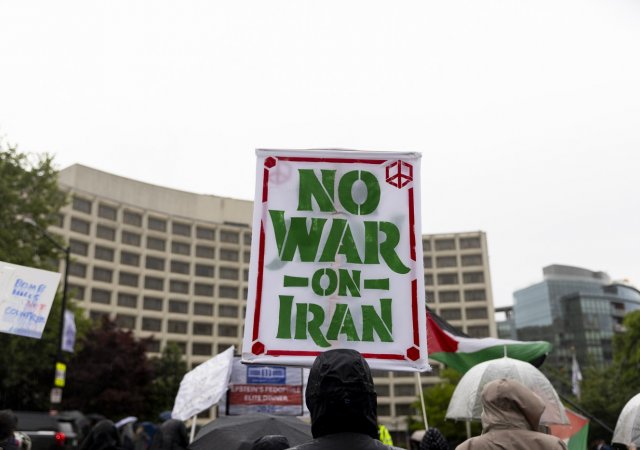 Průlom na obzoru? Írán nabízí otevření Hormuzu a konec války