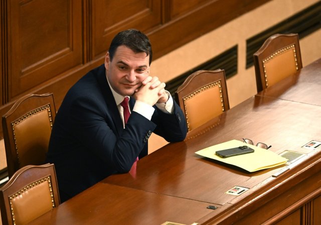 Na Macinku se kvůli výroku o „méněcenných“ kriticích valí žaloba