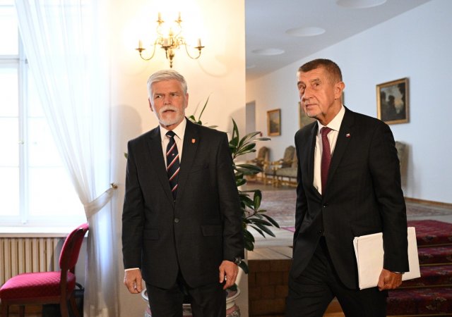 Prezident Petr Pavel a předseda vlády Andrej Babiš (ANO)