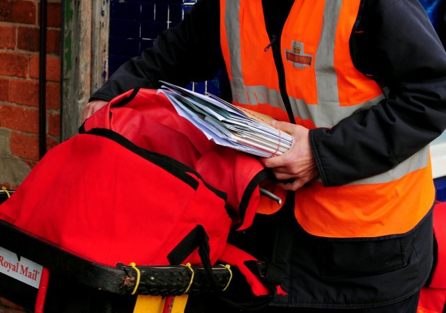 Křetínského Royal Mail zruší 2500 pracovních míst