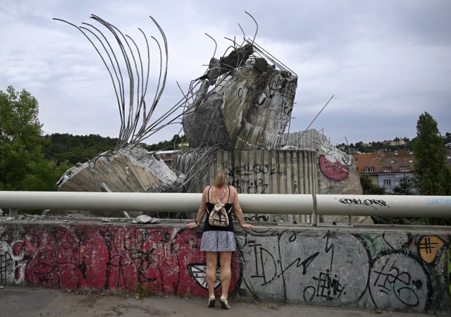Zborcená plastika Rovnováha