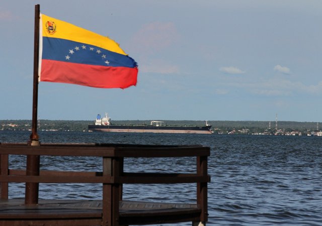 Venezuela zvažuje jeden z největších obratů ve své moderní hospodářské politice. Země by mohla opustit Organizaci zemí vyvážejících ropu (OPEC), u jejíhož vzniku před více než šedesáti lety stála