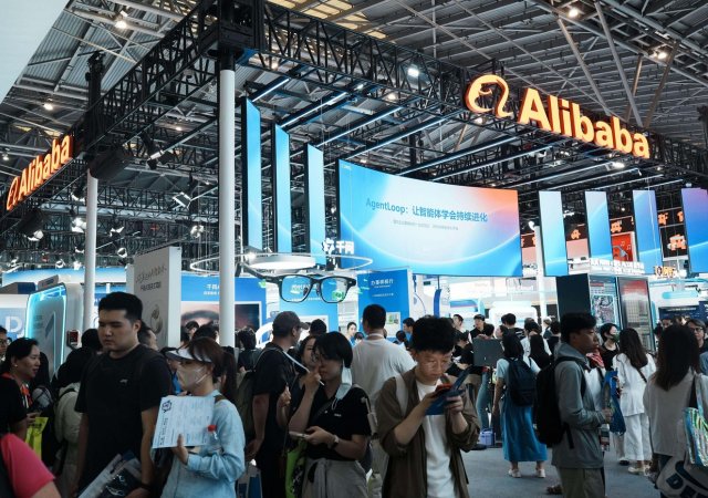 Rekord v Hongkongu. Alibaba prodala akcie za 211 miliard