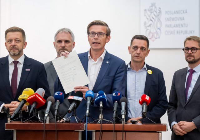 Předsedové (zleva) STAN Vít Rakušan, Pirátů Zdeněk Hřib, ODS Martin Kupka, KDU-ČSL Jan Grolich a TOP 09 Matěj Ondřej Havel