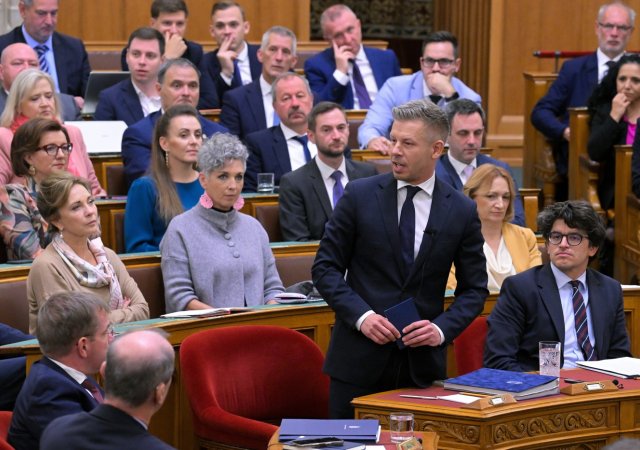 Maďarský premiér Péter Magyar přišel o poslaneckou imunitu