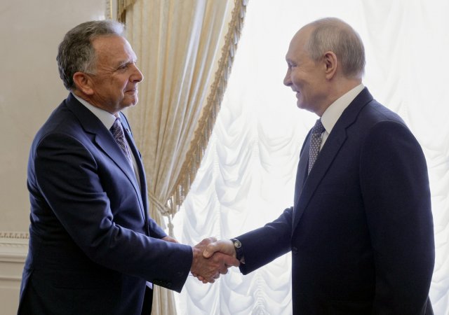Steve Witkoff přivezl Putinovi mírové návrhy. Moskva ale ústupky odmítá
