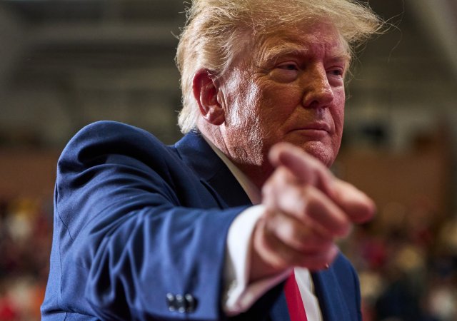 „Buď se s nimi dohodnu, nebo je dorazím.“ Trump postavil Írán před další ultimátum
