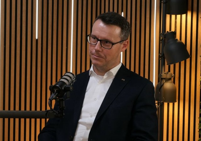 Pražáci si na důchody budou muset připlatit, říká specialista na penze Šmajer