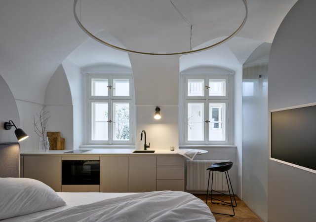 Mikrobyt v historickém centru Prahy