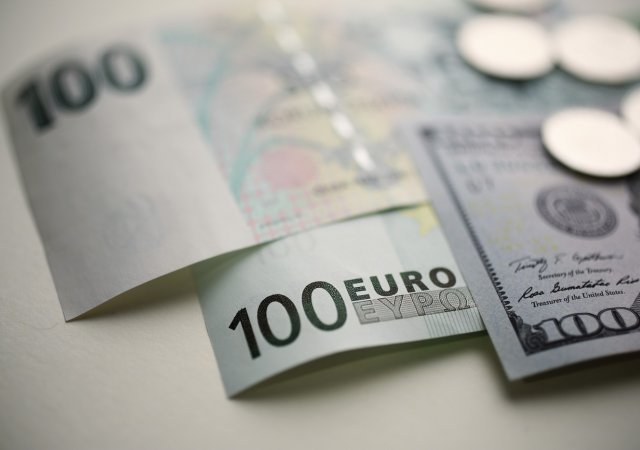 Dovolená za levněji? Silná koruna láká ke směně