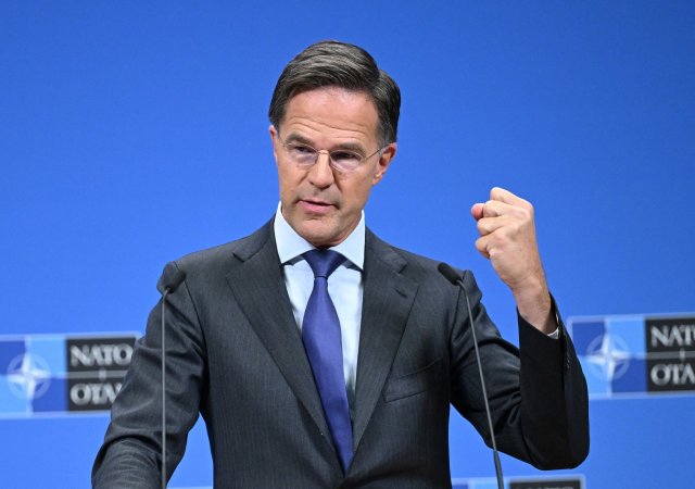 NATO směřuje k pěti procentům HDP na obranu. Španělsko má výjimku
