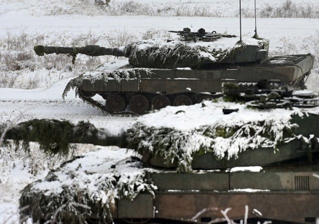 Česká armáda na Doupově poprvé testuje nové tanky Leopard 2A4