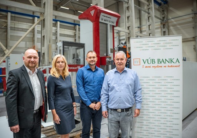 Jiří Ferenc (majitel Fermat CZ), Tomáš Slavík (CFO Fermat CZ), Hana Husenicová (VÚB banka), Petr Luzar (VÚB banka)