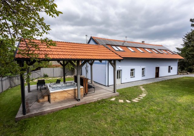 Rekonstrukce staročeské chalupy v Chlumu