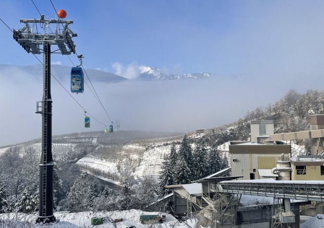 Jablečná lanovka v údolí Val di Non