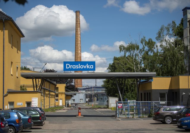 Draslovka jedná o vstupu na burzu. Vybírá banku i místo pro IPO