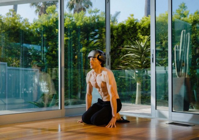 Biohacking: Johnson doporučuje deset dřepů každých 40 minut jako jeden z léků na delší život