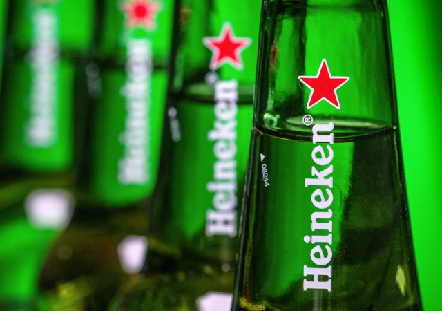 Nizozemský pivovar Heineken se úplně stáhl z Ruska