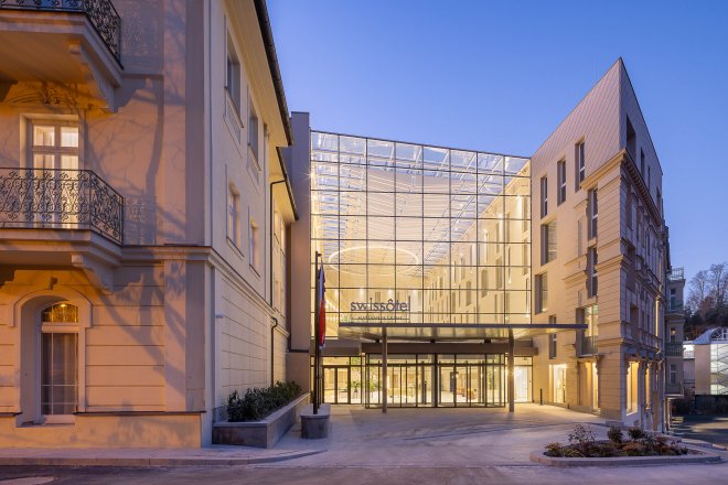 V samotném srdci Mariánských Lázní, jen pár kroků od Kolonády a Zpívající fontány, se letos otevřel Swissôtel Mariánské Lázně.