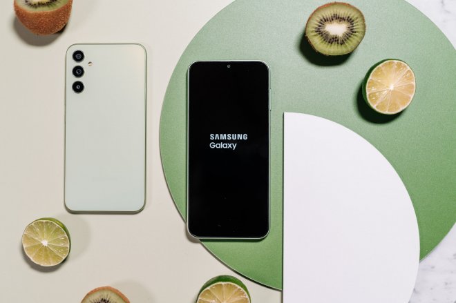 Společnost Samsung představuje dva nové chytré telefony Galaxy A54 5G a Galaxy A34 5G