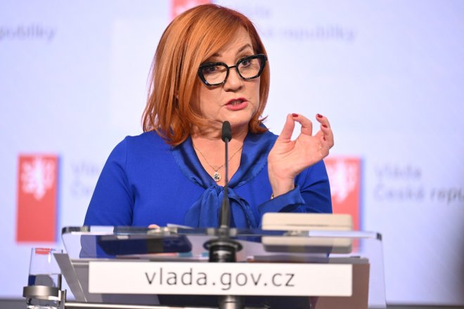 Ekonomický diář Pavla Párala: Schillerová slibuje milion navíc na penzi. Penzijku ale chybí klíčová věc